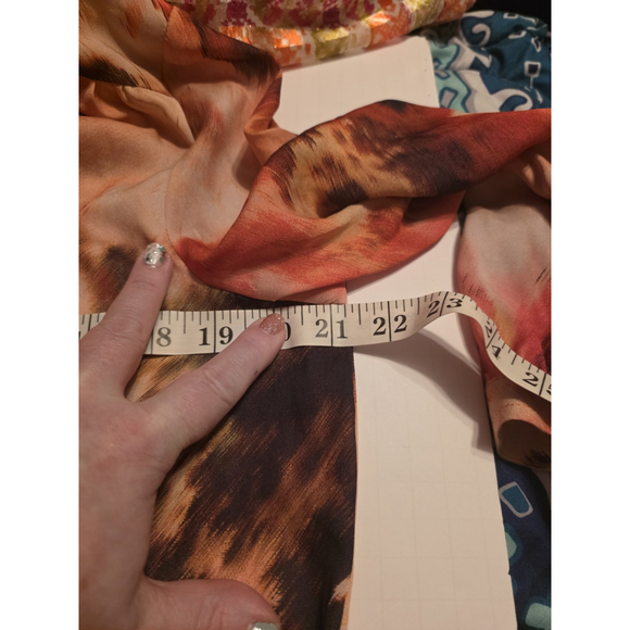 Liz Claiborne Size Medium Long Sleeve Floral Top NWT - Picture 7 of 9